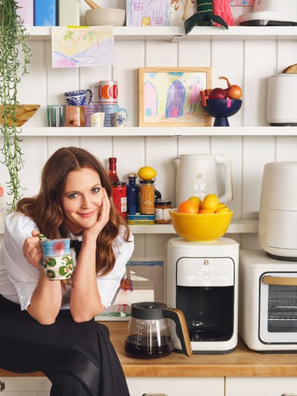 2025 Hermoso horno tostador con freidora de aire caliente táctil para 6 rebanadas, glaseado blanco por Drew Barrymore