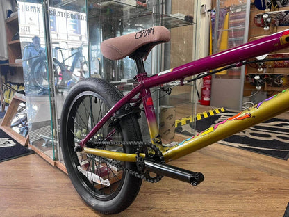 2025 Bicicleta BMX GT Performer – Bicicleta freestyle de gama media con tubo superior de 20,5" o 21"
