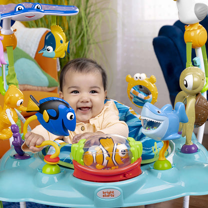 2025 Disney Baby Finding Nemo Centro de actividades ajustable para bebé con balancín de Bright Starts