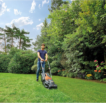 BLACK+DECKER Cortacésped eléctrico 1000W, ancho de corte 32 cm, ajuste de altura de 20-60mm, depósito de 35L, incluye desbrozadora 250W, sistema E-Drive, para jardines hasta 250m², BEMW351GL2