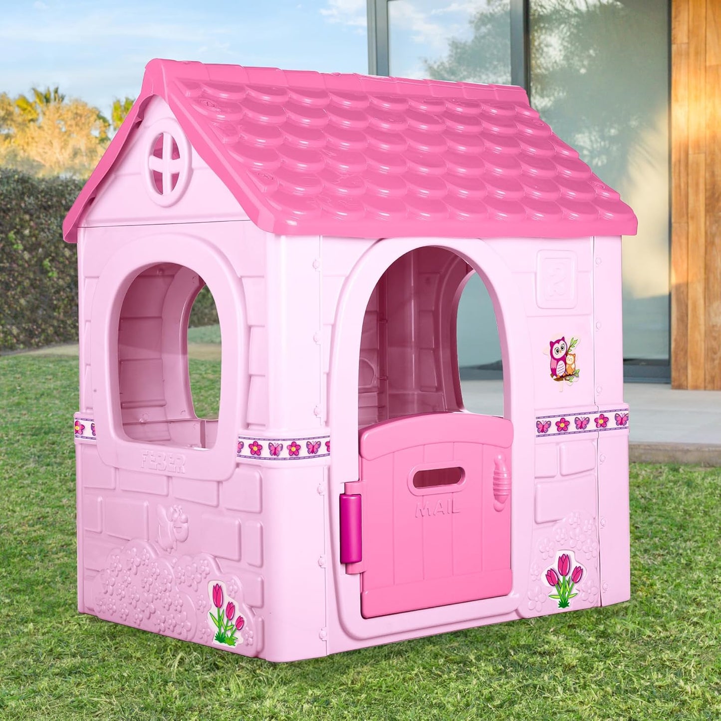 Feber - Fantasy House, Casita Infantil de Juegos con Puerta Abatible, Jugar al Aire Libre o en Casa, Resistente y de Fácil Montaje, para Niños de 2 a 6 años, Famosa (800010237), Versión previa