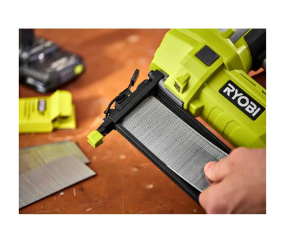 2025 RYOBI P320P318 ONE Kit Combo 2 Herramientas Inalámbricas 18V con Pistola de Clavos Brad de 18 Cal. y Pistola de Clavos Sin Cabeza de 23 Cal. de 1-3/8 Pulg. (Solo Herramientas)